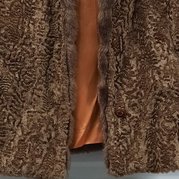 Vintage Itemhouse, Inc Womens Faux Fur Coat Brown Medium Brown Luxury Old Money - Picture 11 of 11